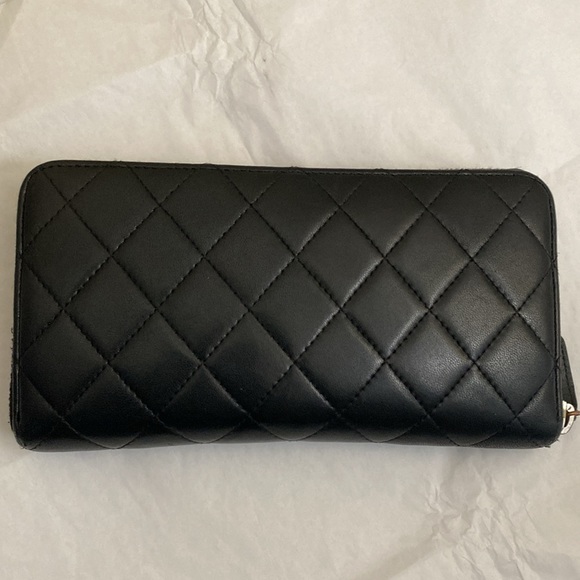 SOLD! Authentic Classic Chanel Continental Wallet - Picture 4 of 13
